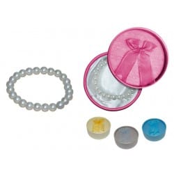 PULSERA DE PERLAS BLANCAS EN CAJA CON LAZO
