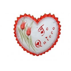 TARTA DECORATIVA DE GOLOSINAS SURTIDAS DISEÑO CORAZÓN CON OBLEA TE QUIERO