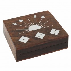 JUEGO DE MESA CARTAS POKER Y DADOS EN CAJA MARRÓN MADERA 13X12X4 CM.