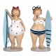 SET 2 FIGURAS MUJERES BAÑISTAS CON TABLA SURF RESINA 8.5X6X16 CM.