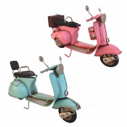 SET 2 FIGURAS MOTOS SCOOTER AZUL Y ROSA METAL RETRO 26X11X17 CM.