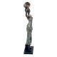 FIGURA AFRICANA PLANTADA CON CUENCO SOBRE LA CABEZA RESINA 15X8X44.50 CM.