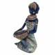 FIGURA AFRICANA SENTADA SOBRE RODILLAS CON CESTA RESINA 15X11X20 CM.